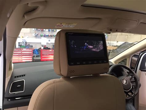 Headrest Screens Huets The In Car Specialists