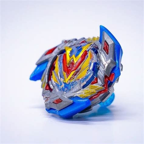 Comprar B 104 Winning Valkyrie 12 Vi Valtryek De Takara Tomy Beyclub Shop