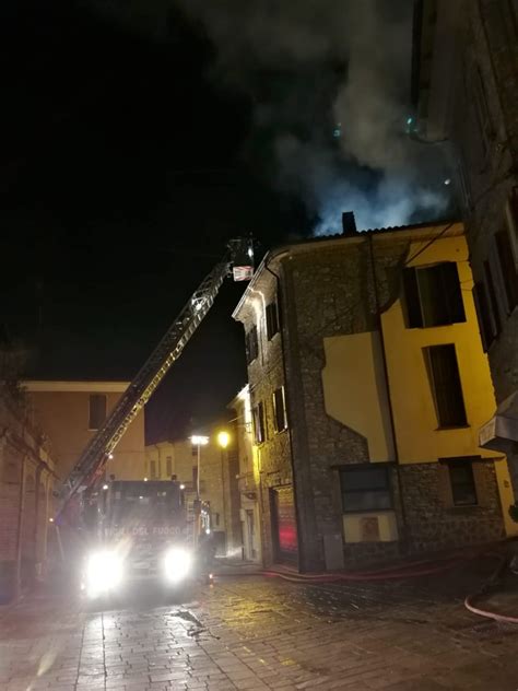 Incendio nella notte a Nibbiano tetto distrutto dalle fiamme Libertà