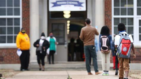 Informing parents of COVID-19 outbreaks in Memphis, Shelby County schools