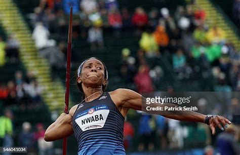 Female Javelin Thrower Stock Fotos Und Bilder Getty Images