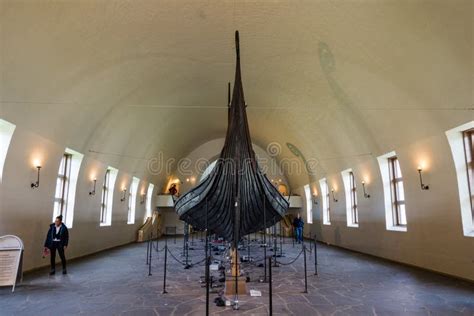 Navio De Viking Drakkar No Museu De Viquingues Em Oslo Noruega Foto