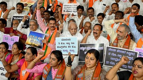 Yediyurappa BJP Leaders Protest Against Karnataka Govt For Misleading