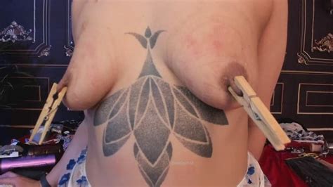 Beautiful Tits With Many Clothespins PORNMEKA