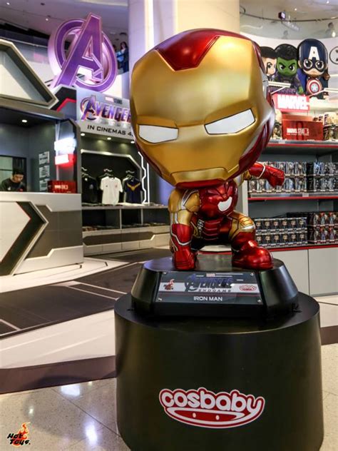 Hot Toys Faz Impressionante Exibi O Est Tuas Gigantes De Vingadores Ultimato Em Hong Kong