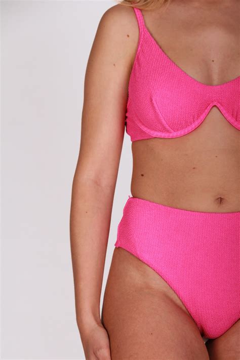 Top de Bikini Aro continuo Texturizado Fucsia Guaraná