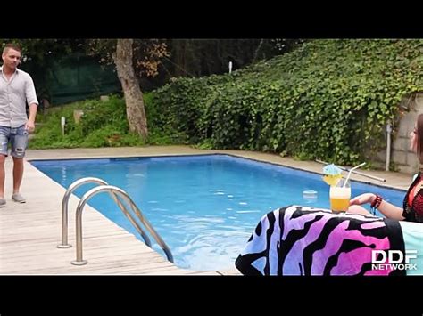 Morena Rusa Evelina Darling Penetrada Profundamente Por El Chico De La Piscina XVIDEOS