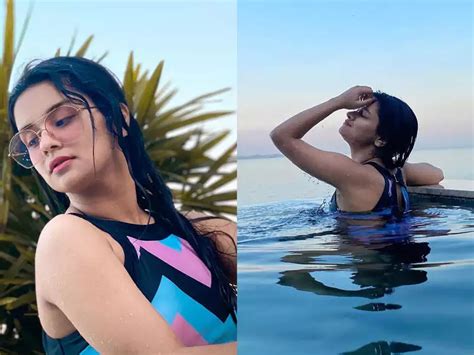 Bikini To Ethnic Avneet Kaur Can Slay Any Style Like A Pro Yay Or Nay Iwmbuzz