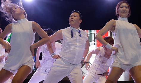 Psy To Perform Gangnam Style Topless If It Reaches No 1 On Billboard Chart Video The