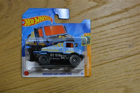 Hot Wheels Mercedes Benz Unimog L