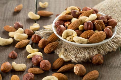 Eating more nuts and seeds linked to a longer life