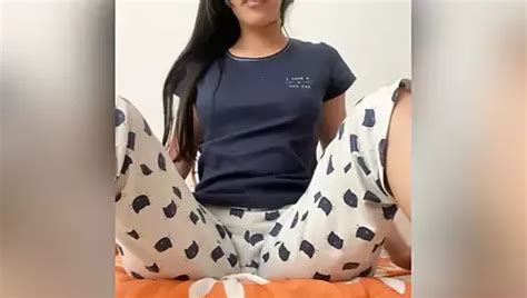 Arab Woman Takes Off Hijab And Exercises Naked XHamster