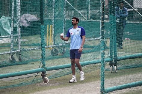 Bhuvneshwar Kumar walks to bowl in the nets | ESPNcricinfo.com