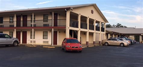 Budget Inn And Suites