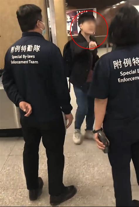 疑用长者八达通入闸断正 短髮女大鬧长沙湾港铁站 兇职员摸胸非礼 丧嗌：「我拍返咪得啰！」｜juicy叮 Nestia