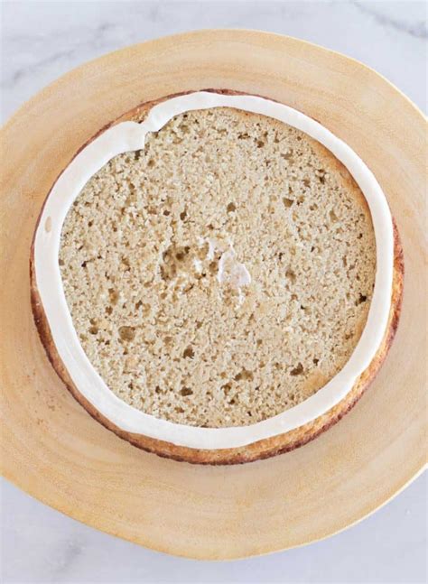 How To Frost A Naked Cake Or Semi Naked Cake For Beginners