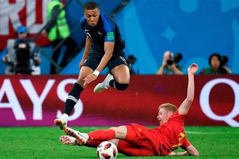 Big Brother S Biannca Lake Strips TOPLESS In The Street And Windmills Her Naked Boobs To