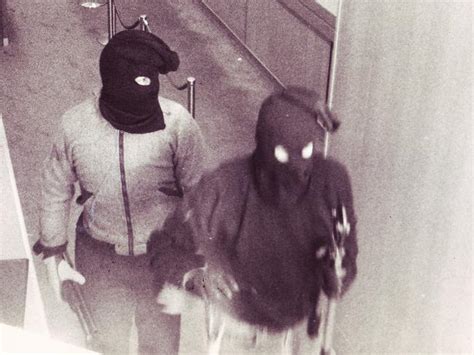 The Winners And Losers Of Bank Robber Fashion In The ‘80s And Early