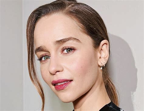 Here’s how Emilia Clarke earns and spends her net worth – LoveTravelBeauty