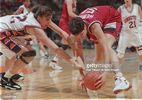 43 Uconn Kara Wolters Photos & High Res Pictures - Getty Images