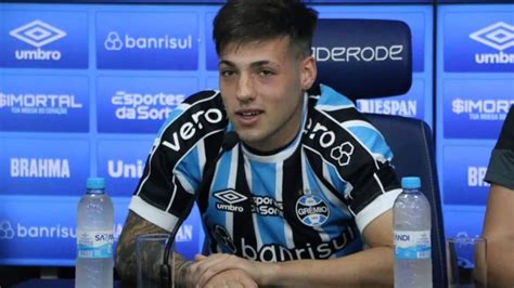 Mostrou Ex dirigente do Grêmio não se cala e rasga elogios a novo