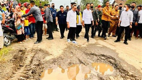 Sindiran Jokowi Saat Lewati Jalan Rusak Di Lampung Mulus Sampai Tidur