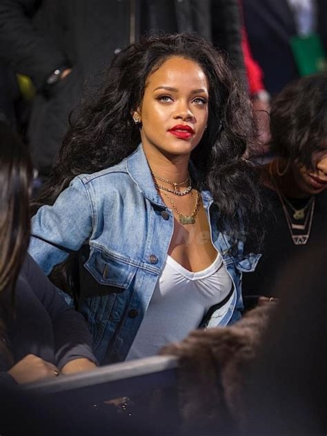 Rihannas Nipple Watches Boxing For Her Owner Of The Day