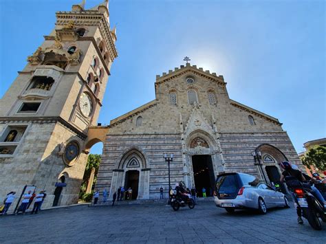 Il Funerale Di Milena Visalli A Messina Dolore Ed Emozione Per L