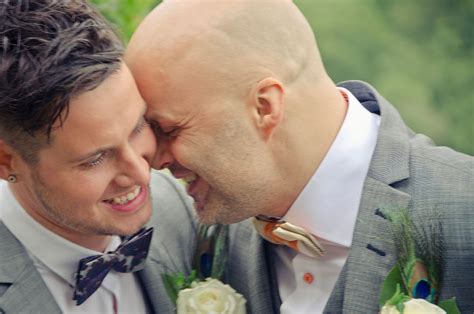 Bellissime Foto Di Nozze Gay Mostrano Che L Amore Non Conosce Pregiudizi