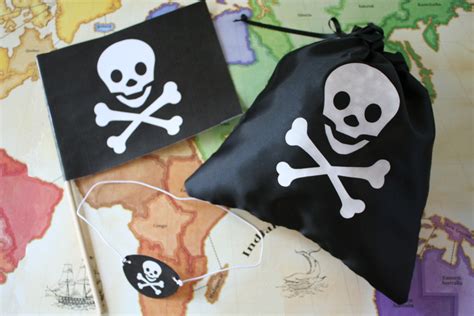 Pirate party favors | Chica and Jo