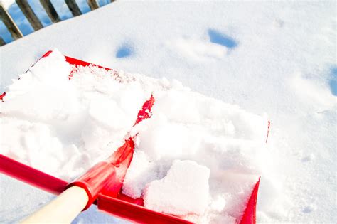 Snow Removal Tips For Your Home & Driveway | Manny's