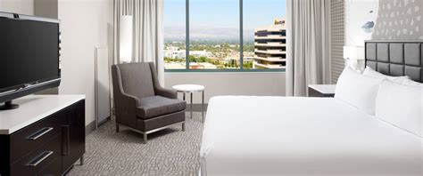 Hilton Woodland Hills Hotel near Los Angeles