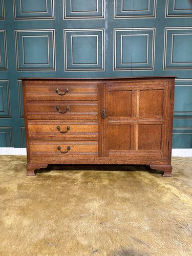 Late Victorian Early Edwardian Oak Side Cabinet Hunt Vintage