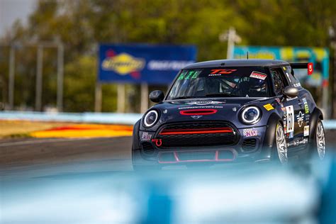 Mini Usa And The Mini John Cooper Works Race Team Celebrate The Life Of