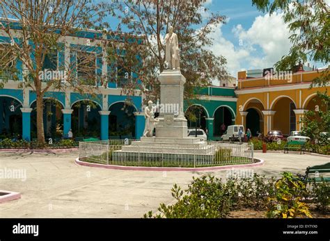 Plaza Honorato Sancti Spiritus Cuba Stock Photo Alamy