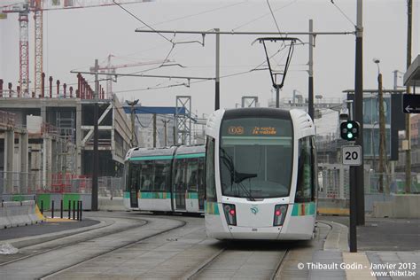 Tram 326 sur la ligne T3b RATP à Rosa Parks Paris Photos de trams