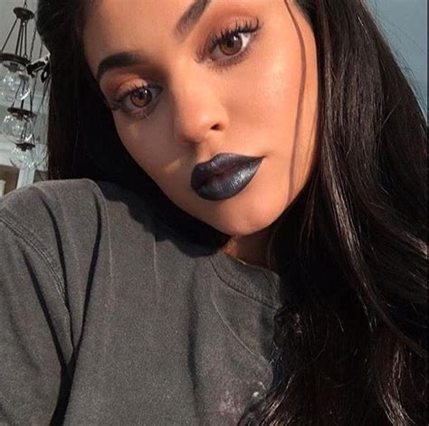 Kylie Jenner Promotes New Lip Kit Shade On Snapchat Global Cosmetics News