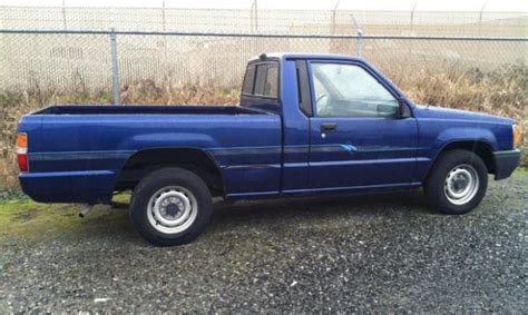 Mitsubishi Mighty Max Pickup - Information and photos - MOMENTcar