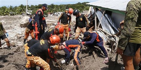 Mindestens Tote Durch Tropensturm Auf Den Philippinen