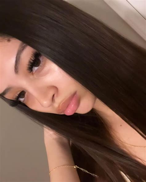 𝐤𝐞𝐮𝐦𝐚𝐧𝐢𝐢 Baddie Brown Hair Baddie Makeup No Lashes Latina