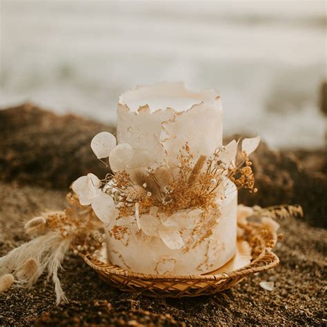 Beautifully Boho Wedding Cakes