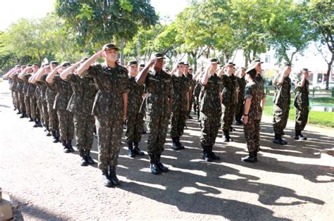 Jovens Nascidos Em T M At O Dia De Junho Para Fazer O