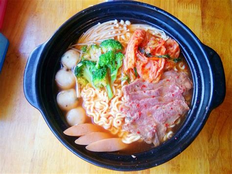 Top Thương hiệu mì cay hot nhất Việt Nam Mytour vn