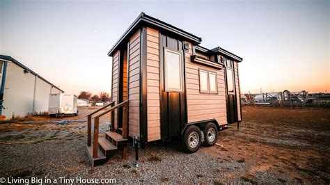 Living Big in a Tiny House - The Little Zen Tiny House (USA)