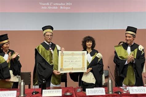 Emmanuelle Charpentier Ha Ricevuto La Laurea Ad Honorem Dell Universit