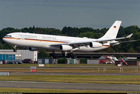 16+02 German Air Force Airbus A340-313 Photo by Niclas Rebbelmund | ID