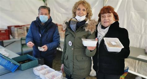 Tours Le Pot Au Feu G Ant Rapporte Euros Aux Restos Du C Ur