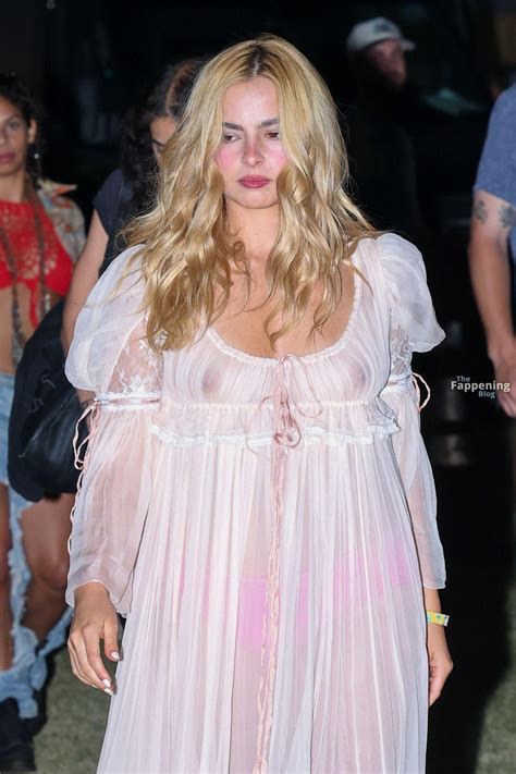 Addison Rae Shows Off Her Nude Tits At Coachella Weekend 1 Final Night 17 Photos PinayFlixx