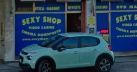 Un hombre de años murió en un sex shop mientras miraba una película porno Rosario