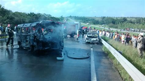 Quatro Pessoas Morrem E Cinco Ficam Feridas Em Grave Acidente No